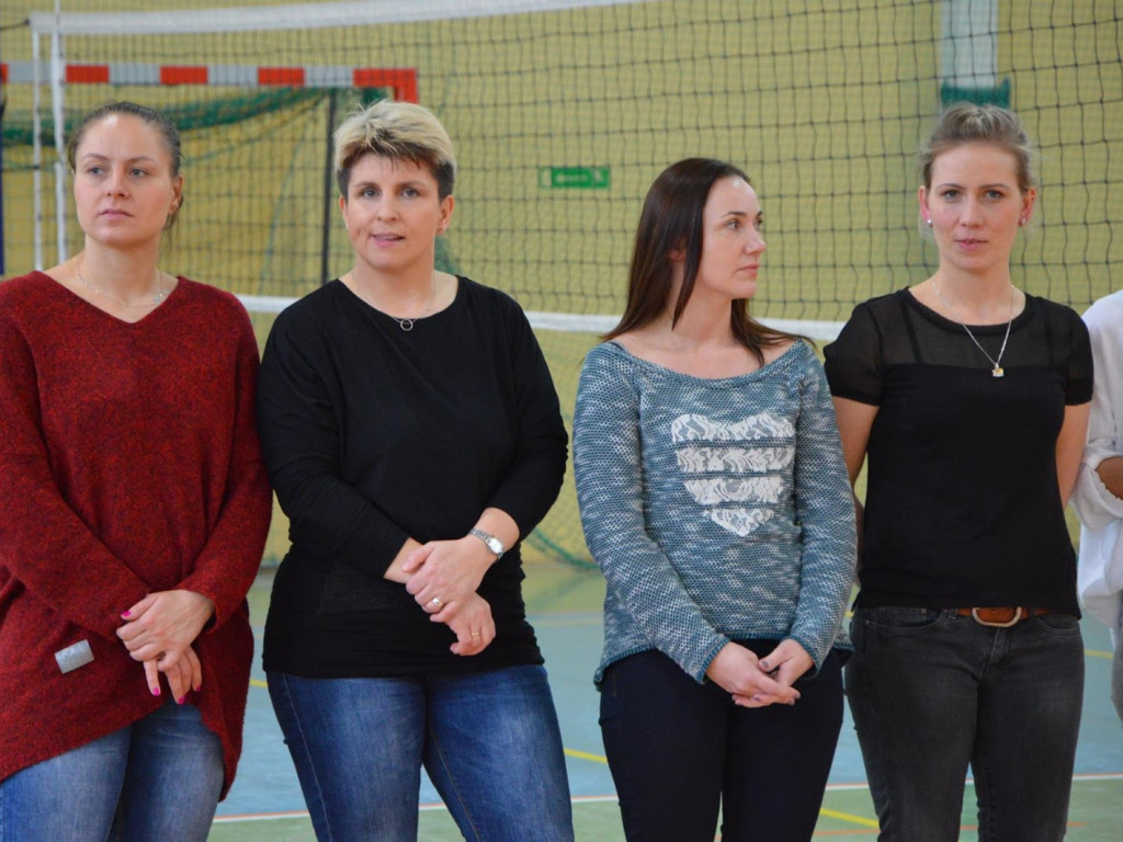 Samorządowcy nagrodzili panie podczas Turnieju Siatkówki [GALERIA]