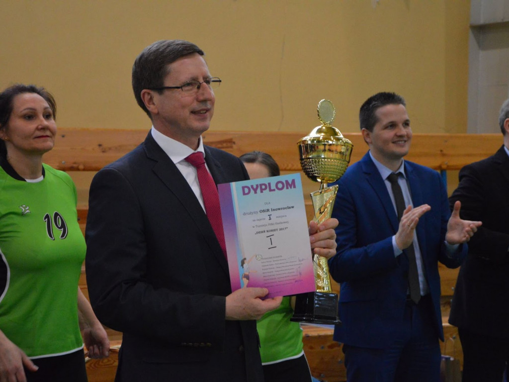 Samorządowcy nagrodzili panie podczas Turnieju Siatkówki [GALERIA]