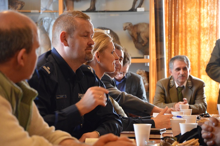 Samorządowcy i przedstawiciele służb dyskutowali o bezpieczeństwie nad Gopłem w ramach komisji 