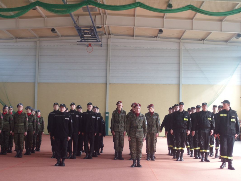 Za nami III Wojewódzki Przegląd Musztry Klas Mundurowych Kruszwica 2017 [GALERIA]