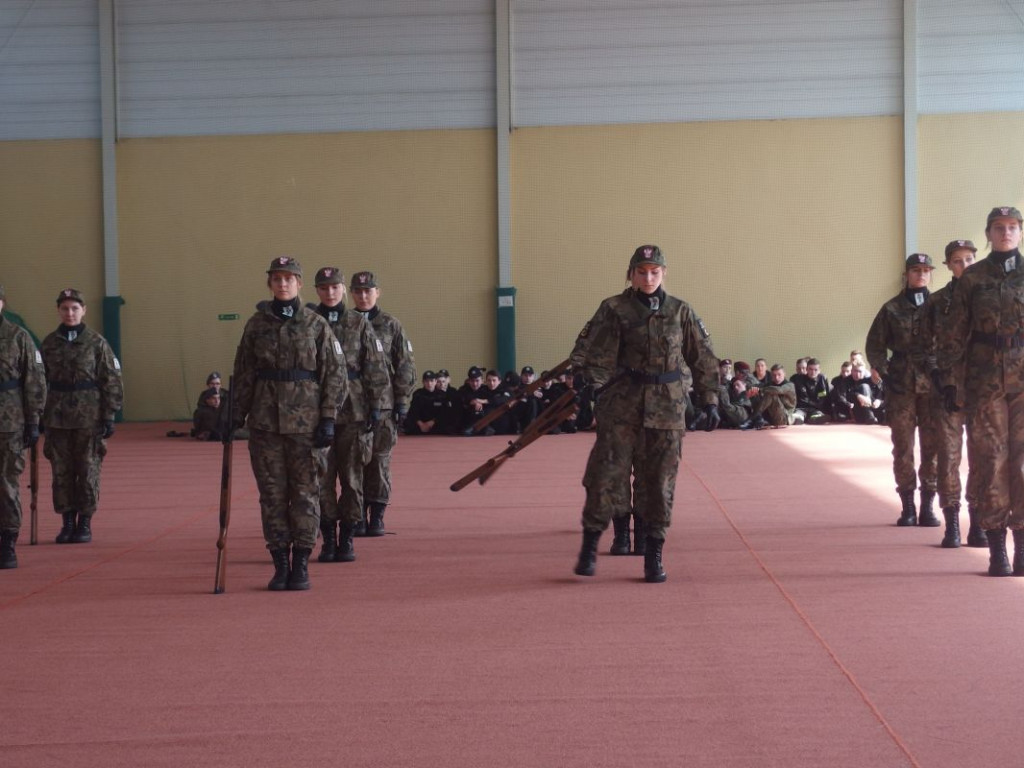 Za nami III Wojewódzki Przegląd Musztry Klas Mundurowych Kruszwica 2017 [GALERIA]