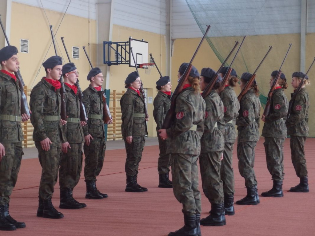 Za nami III Wojewódzki Przegląd Musztry Klas Mundurowych Kruszwica 2017 [GALERIA]