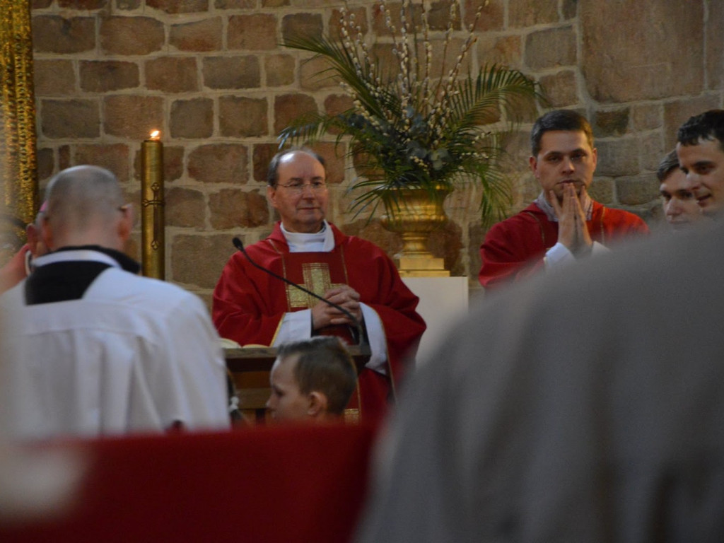 Prymas Polski poprowadził Mszę świętą w ramach Kujawskiego Misterium Męki Pańskiej [GALERIA]