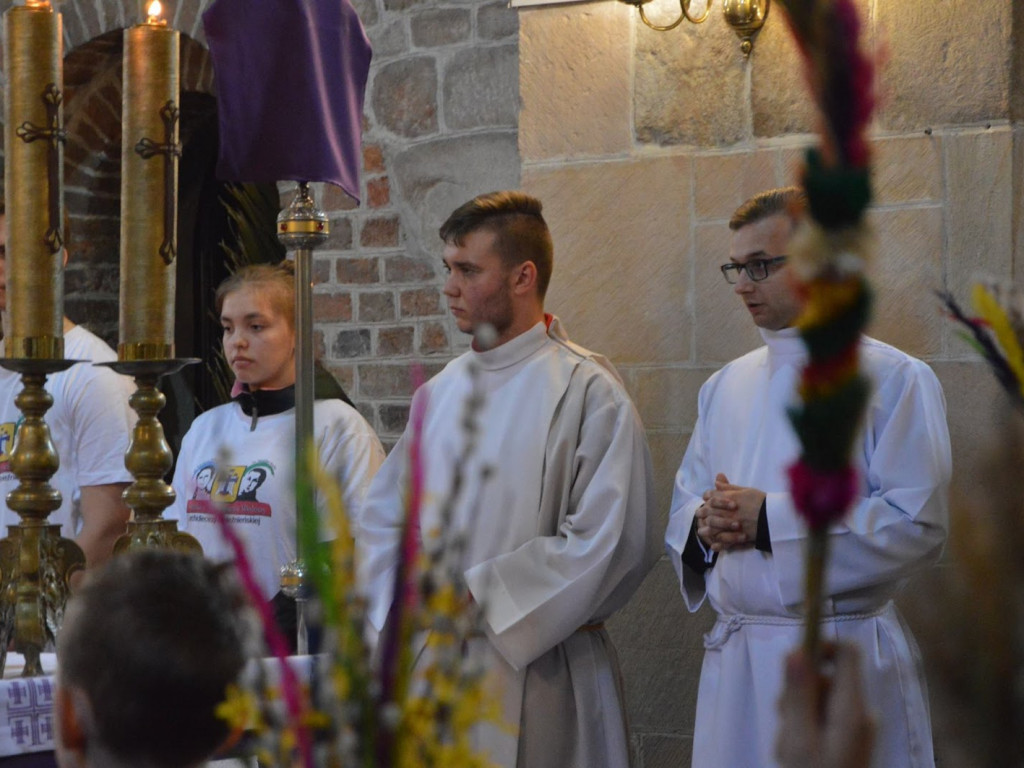 Prymas Polski poprowadził Mszę świętą w ramach Kujawskiego Misterium Męki Pańskiej [GALERIA]