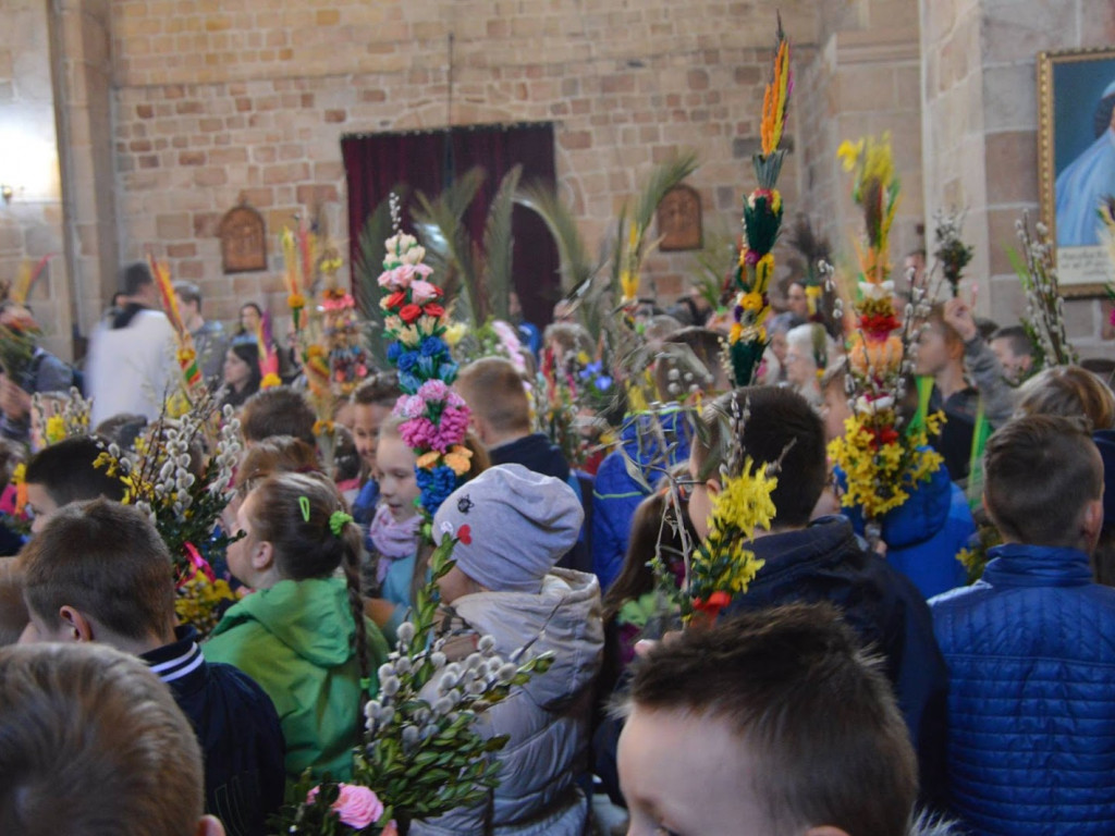 Prymas Polski poprowadził Mszę świętą w ramach Kujawskiego Misterium Męki Pańskiej [GALERIA]