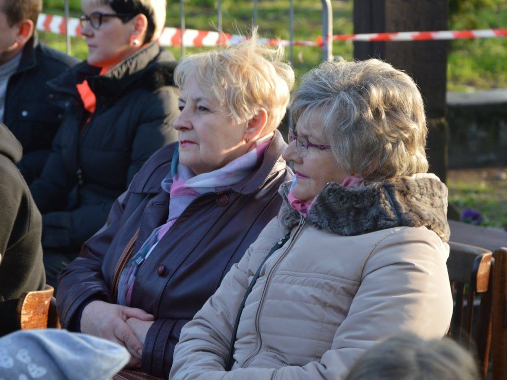 Za nami Kujawskie Misterium Męki Pańskiej. Pod kolegiatą grały i koncertowały lokalne zespoły [GALERIA]