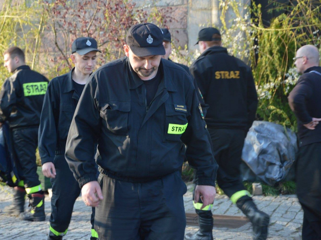 Za nami Kujawskie Misterium Męki Pańskiej. Pod kolegiatą grały i koncertowały lokalne zespoły [GALERIA]