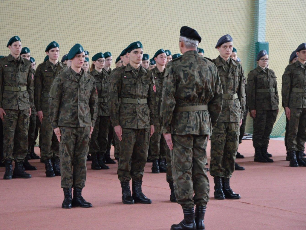 Obchody 95-lecia szkolnictwa zawodowego i ślubowanie klas mundurowych w 