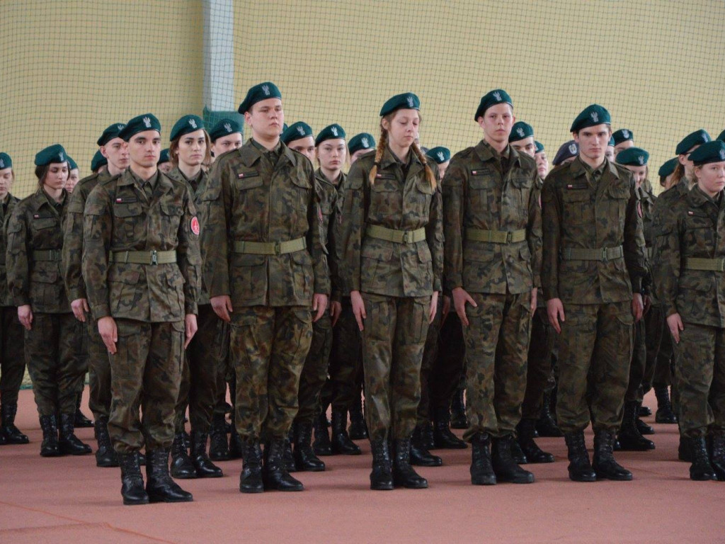 Obchody 95-lecia szkolnictwa zawodowego i ślubowanie klas mundurowych w 