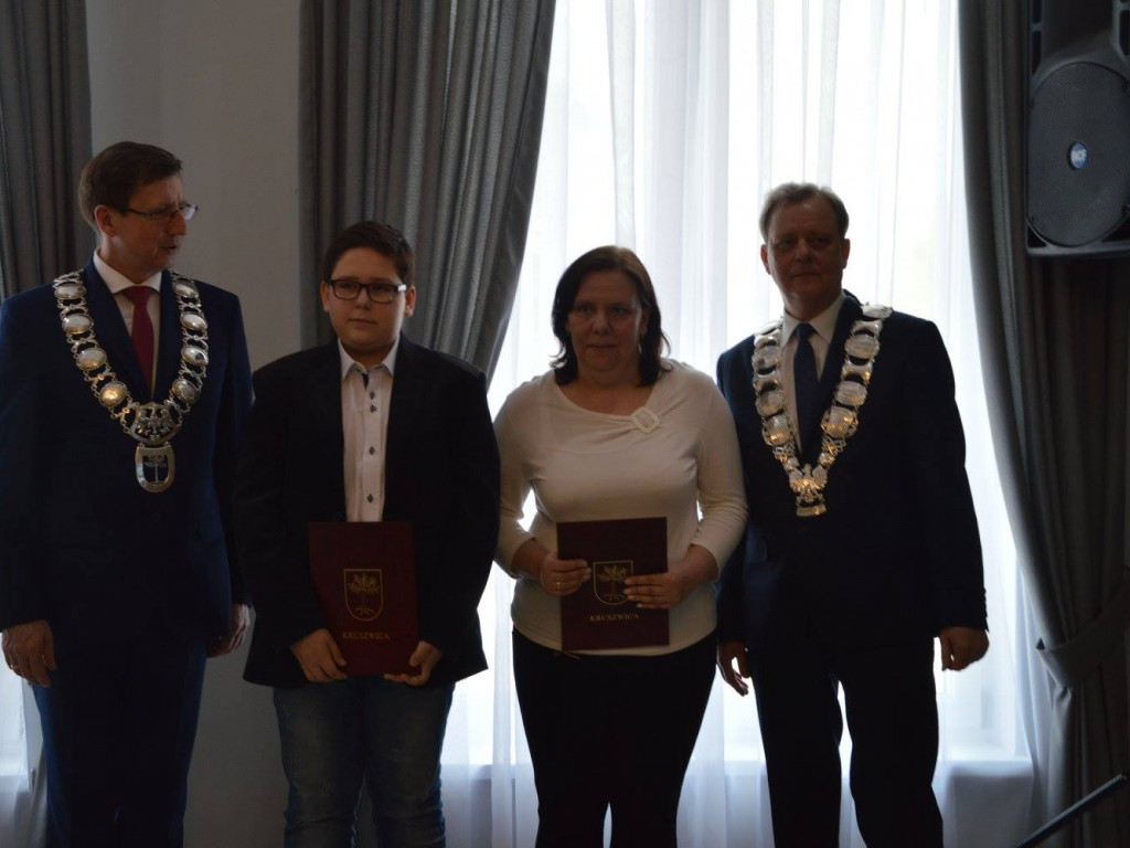 Zobacz kogo nagrodził samorząd podczas uroczystej sesji Rady Miejskiej [GALERIA]