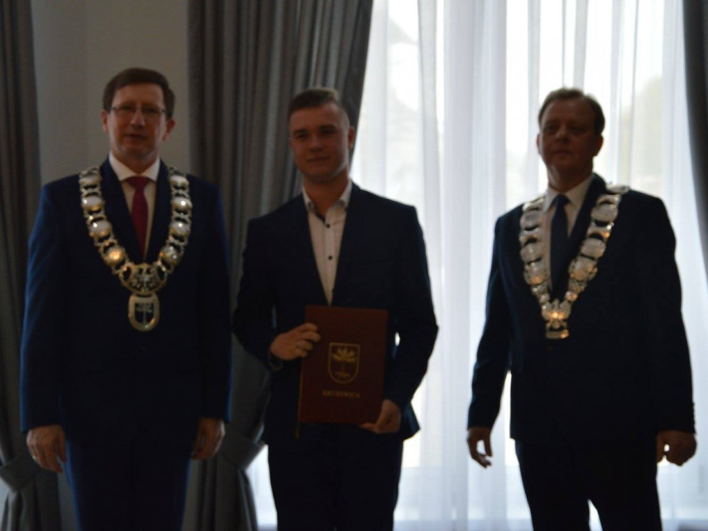 Zobacz kogo nagrodził samorząd podczas uroczystej sesji Rady Miejskiej [GALERIA]