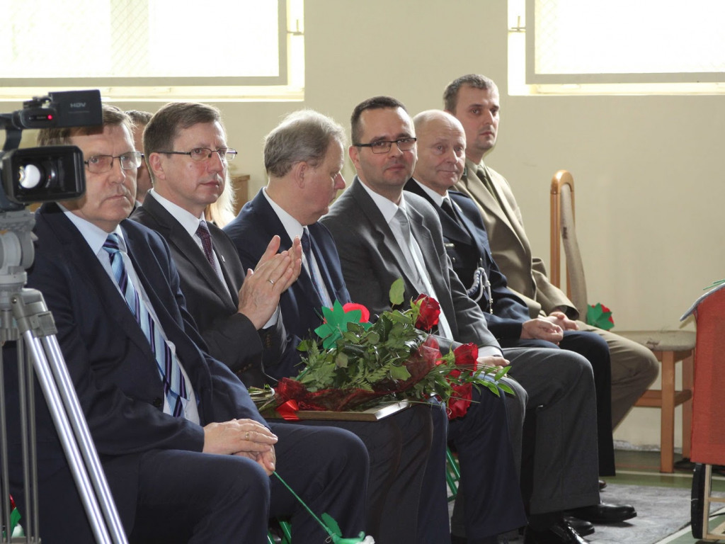 20 lat Armia Krajowa patronuje Szkole Podstawowej w Chełmcach [GALERIA]