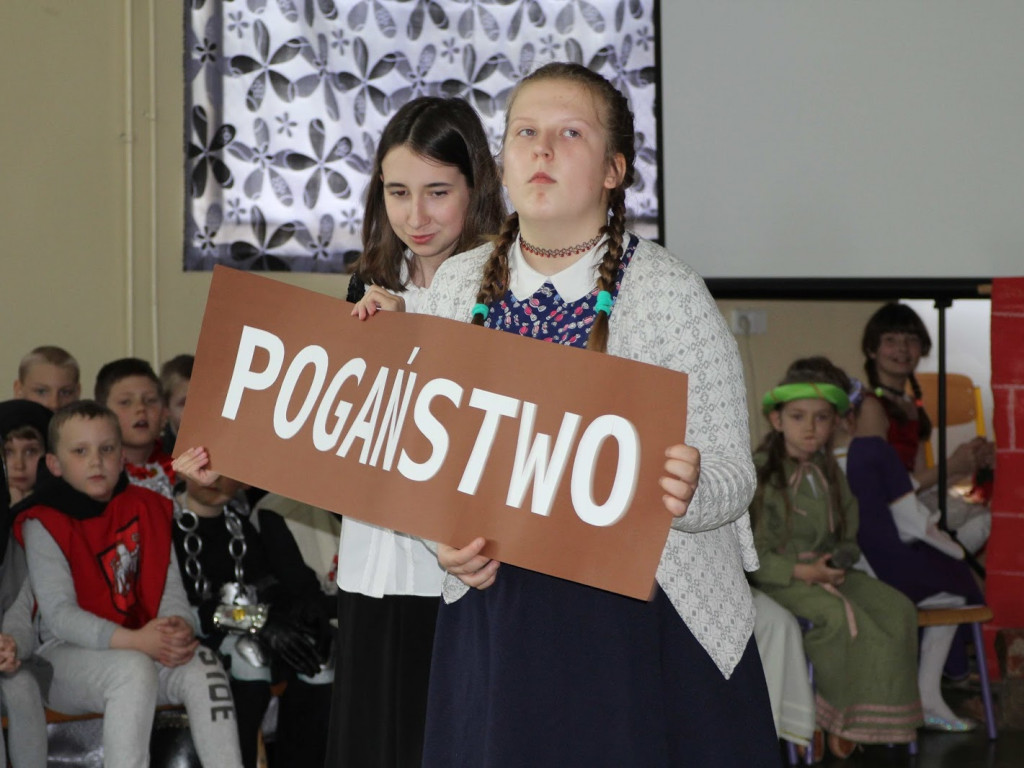 20 lat Armia Krajowa patronuje Szkole Podstawowej w Chełmcach [GALERIA]