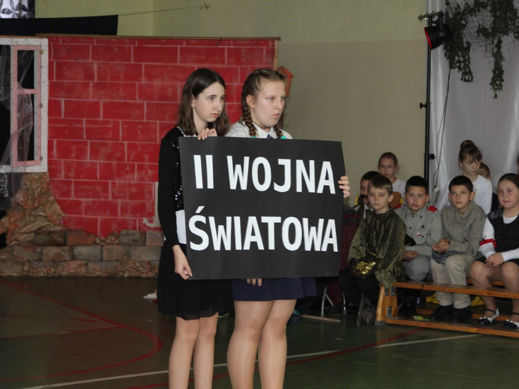 20 lat Armia Krajowa patronuje Szkole Podstawowej w Chełmcach [GALERIA]