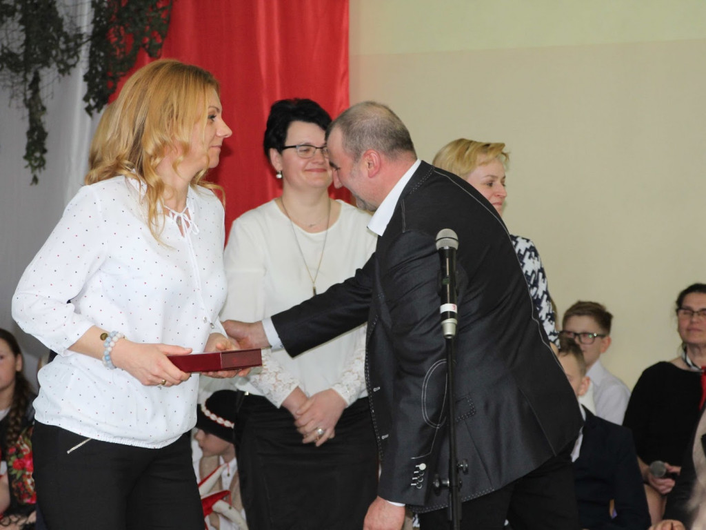 20 lat Armia Krajowa patronuje Szkole Podstawowej w Chełmcach [GALERIA]