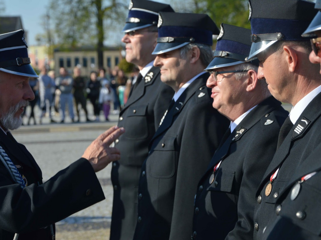 Zasłużeni strażacy odznaczeni. Zobacz zdjęcia z kruszwickiego Capstrzyku [GALERIA]