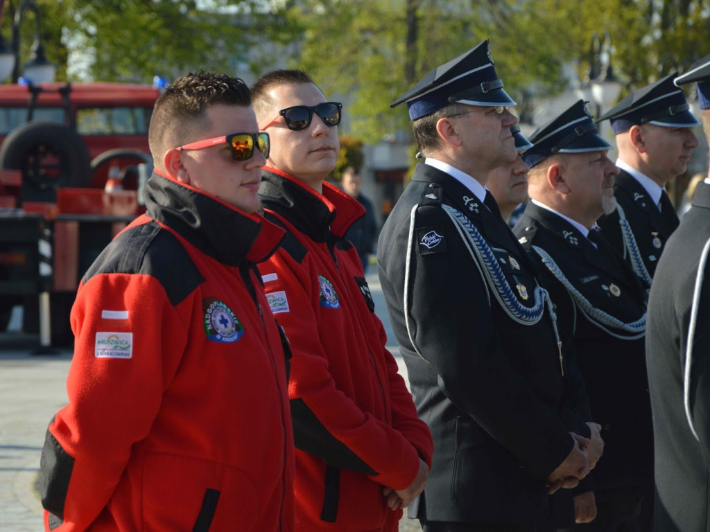Zasłużeni strażacy odznaczeni. Zobacz zdjęcia z kruszwickiego Capstrzyku [GALERIA]