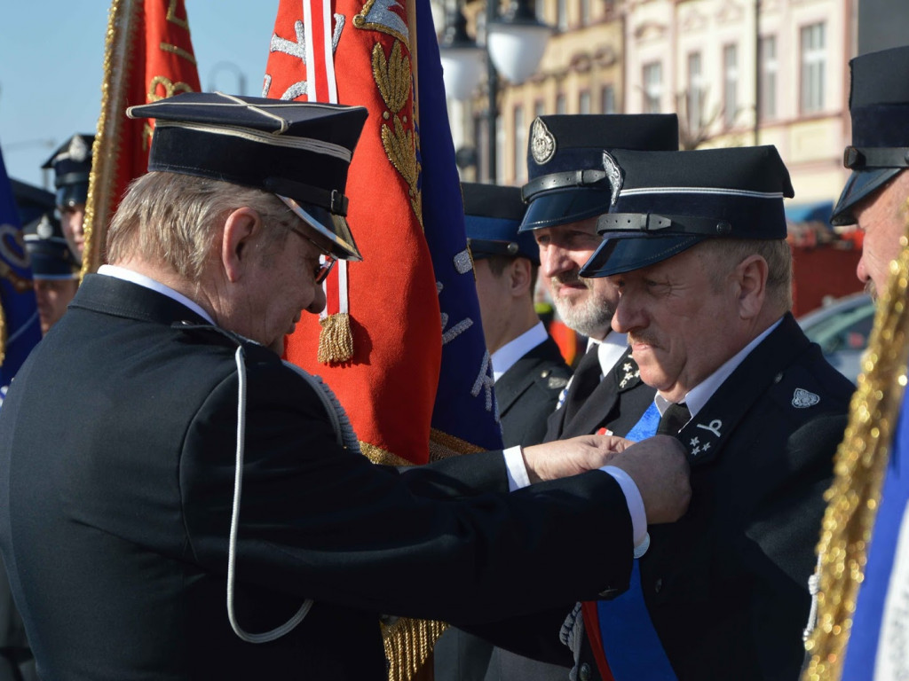 Zasłużeni strażacy odznaczeni. Zobacz zdjęcia z kruszwickiego Capstrzyku [GALERIA]