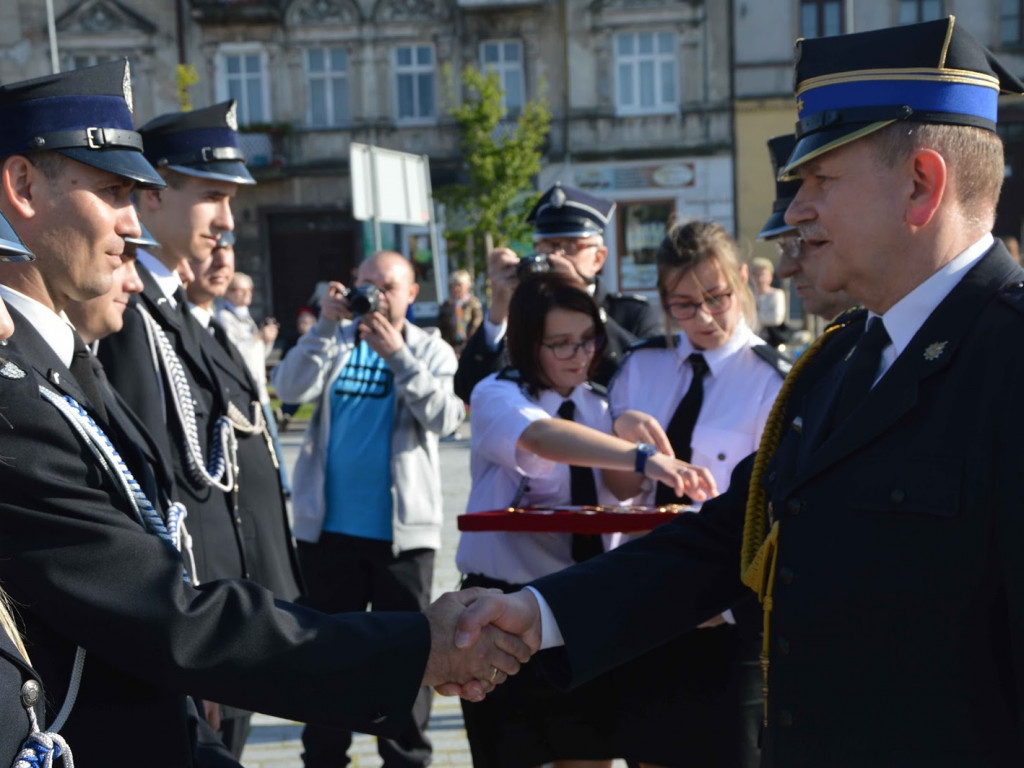 Zasłużeni strażacy odznaczeni. Zobacz zdjęcia z kruszwickiego Capstrzyku [GALERIA]
