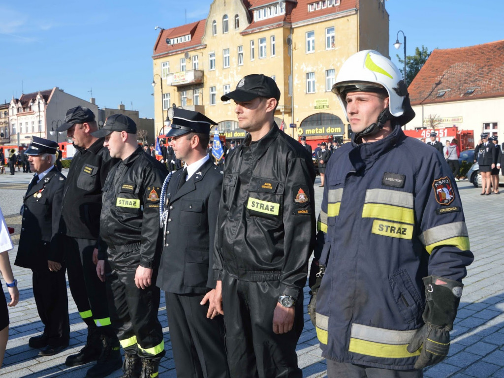 Zasłużeni strażacy odznaczeni. Zobacz zdjęcia z kruszwickiego Capstrzyku [GALERIA]
