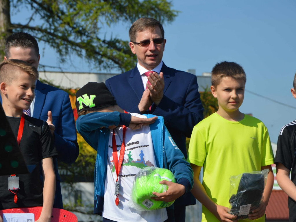 Młodzież uczestniczyła w zawodach związanych z Biegiem Piastowskim [GALERIA]