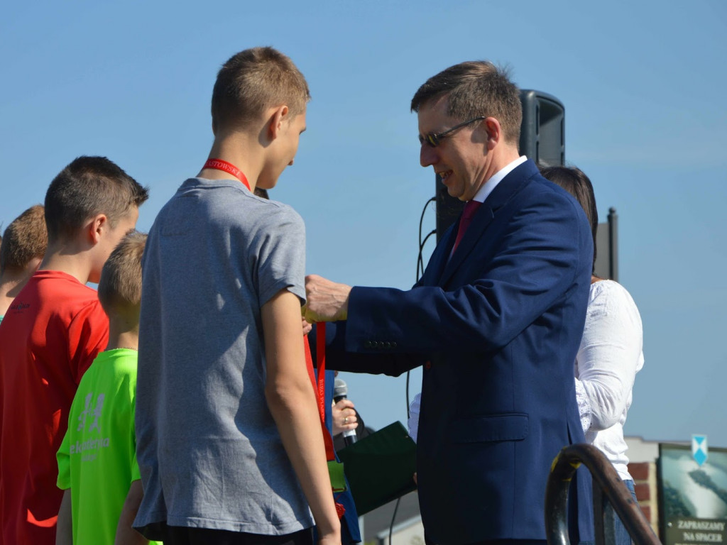 Młodzież uczestniczyła w zawodach związanych z Biegiem Piastowskim [GALERIA]