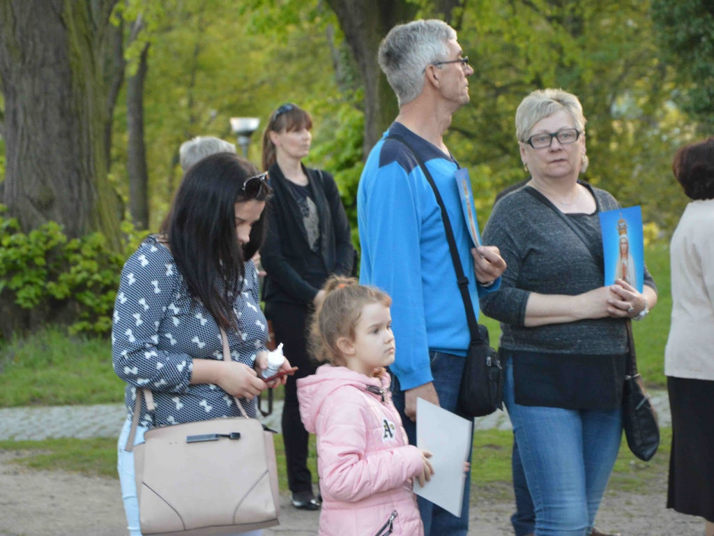 Uroczystości religijne w Kruszwicy: Świętowaliśmy setną rocznicę Objawień Fatimskich [GALERIA+VIDEO]