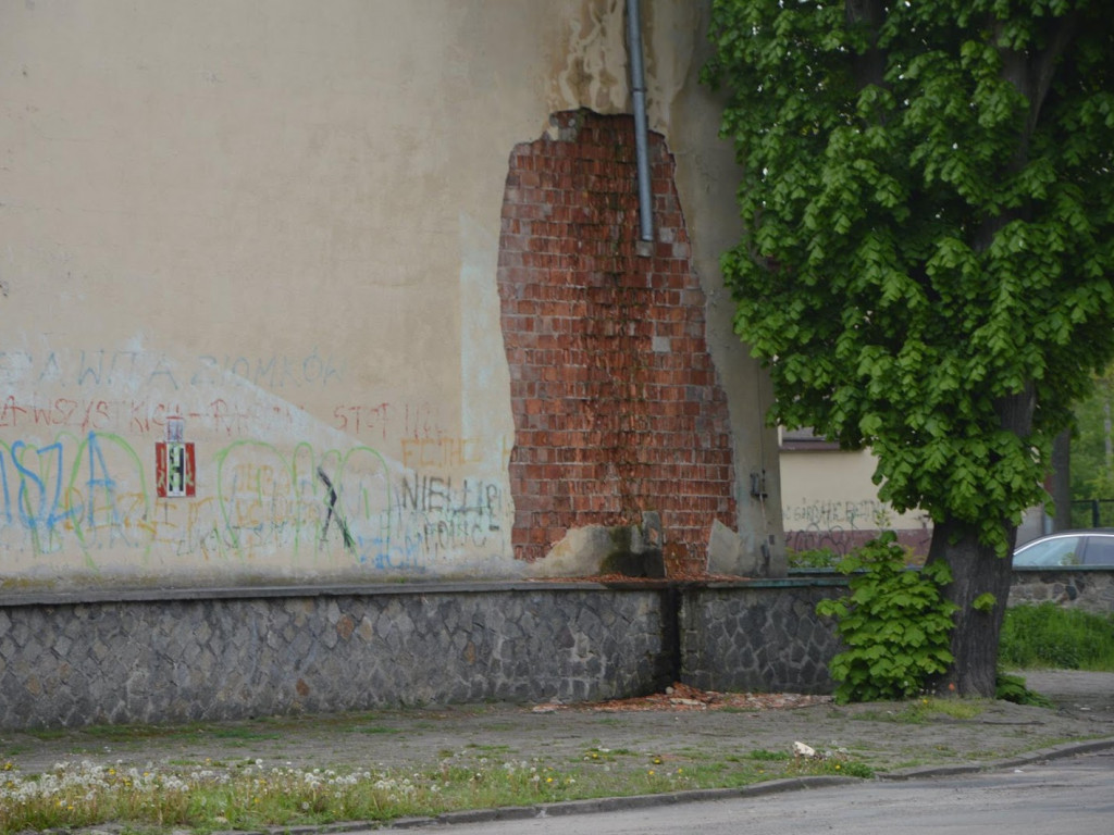 Szansa na drugie życie dawnego dworca: Budynek PKP został sprzedany! [FOTO]