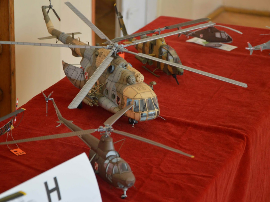 Trwa Ogólnopolski Konkurs Modeli Kartonowych w Kruszwicy [GALERIA]