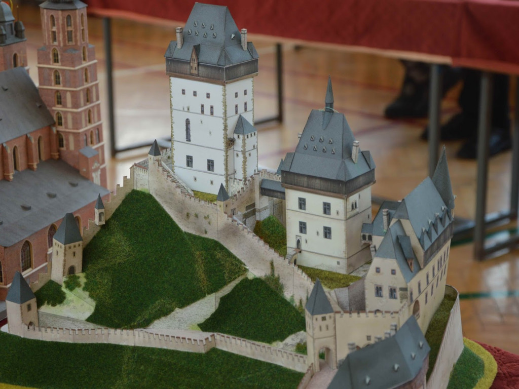 Trwa Ogólnopolski Konkurs Modeli Kartonowych w Kruszwicy [GALERIA]