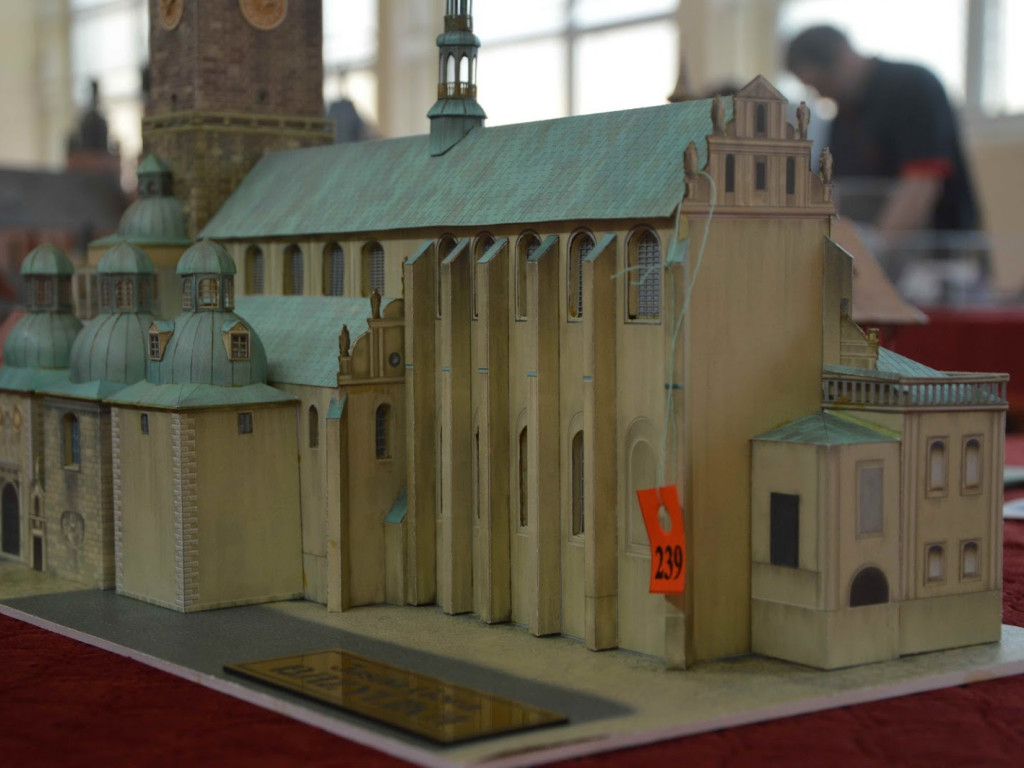 Trwa Ogólnopolski Konkurs Modeli Kartonowych w Kruszwicy [GALERIA]