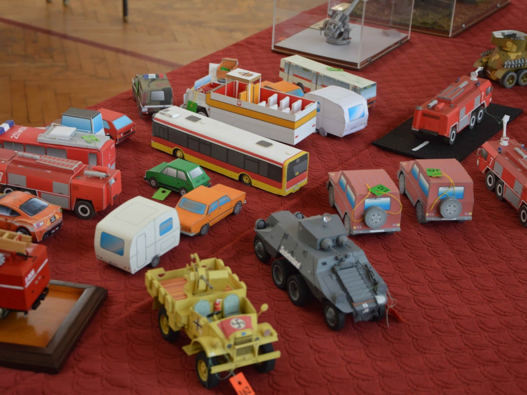 Trwa Ogólnopolski Konkurs Modeli Kartonowych w Kruszwicy [GALERIA]