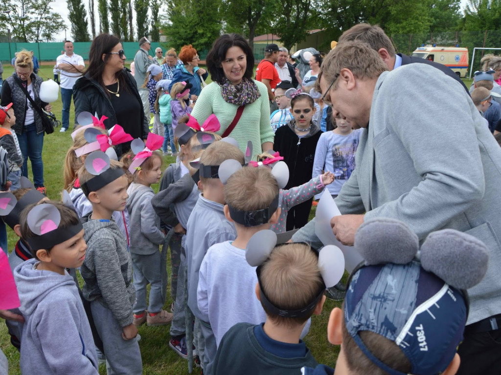 Myszy dostały władzę nad miastem. Parada gryzoni przeszła ulicami miasta