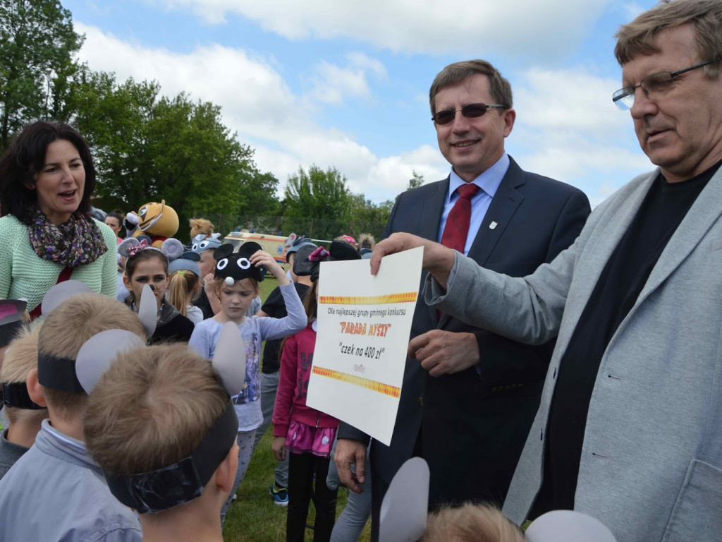 Myszy dostały władzę nad miastem. Parada gryzoni przeszła ulicami miasta
