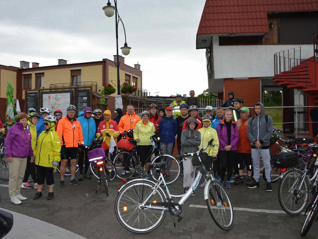 Rowerzyści świętowali 50 lat istnienia Nadgoplańskiego Parku Tysiąclecia w Kruszwicy [GALERIA]