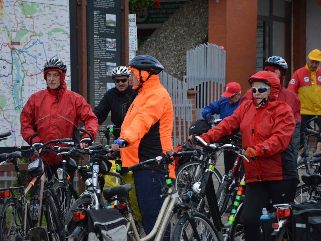 Rowerzyści świętowali 50 lat istnienia Nadgoplańskiego Parku Tysiąclecia w Kruszwicy [GALERIA]