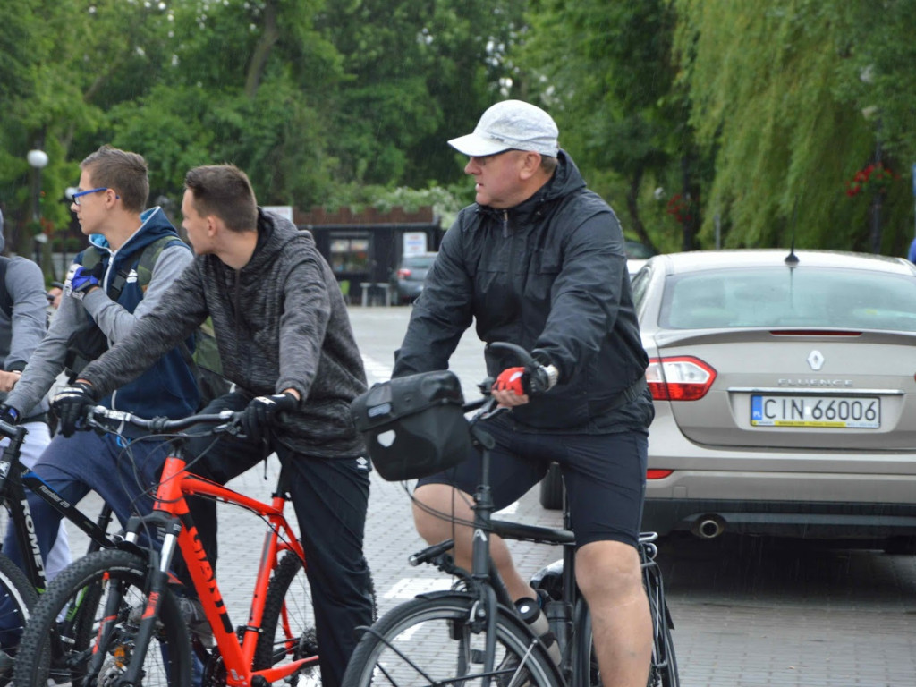 Rowerzyści świętowali 50 lat istnienia Nadgoplańskiego Parku Tysiąclecia w Kruszwicy [GALERIA]