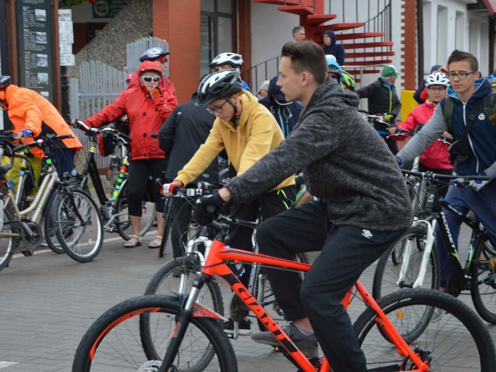 Rowerzyści świętowali 50 lat istnienia Nadgoplańskiego Parku Tysiąclecia w Kruszwicy [GALERIA]