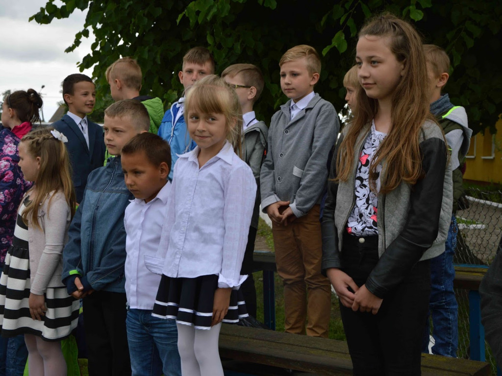 Racice; Uroczystości nadania imienia Niepublicznej Szkole Podstawowej w Racicach
