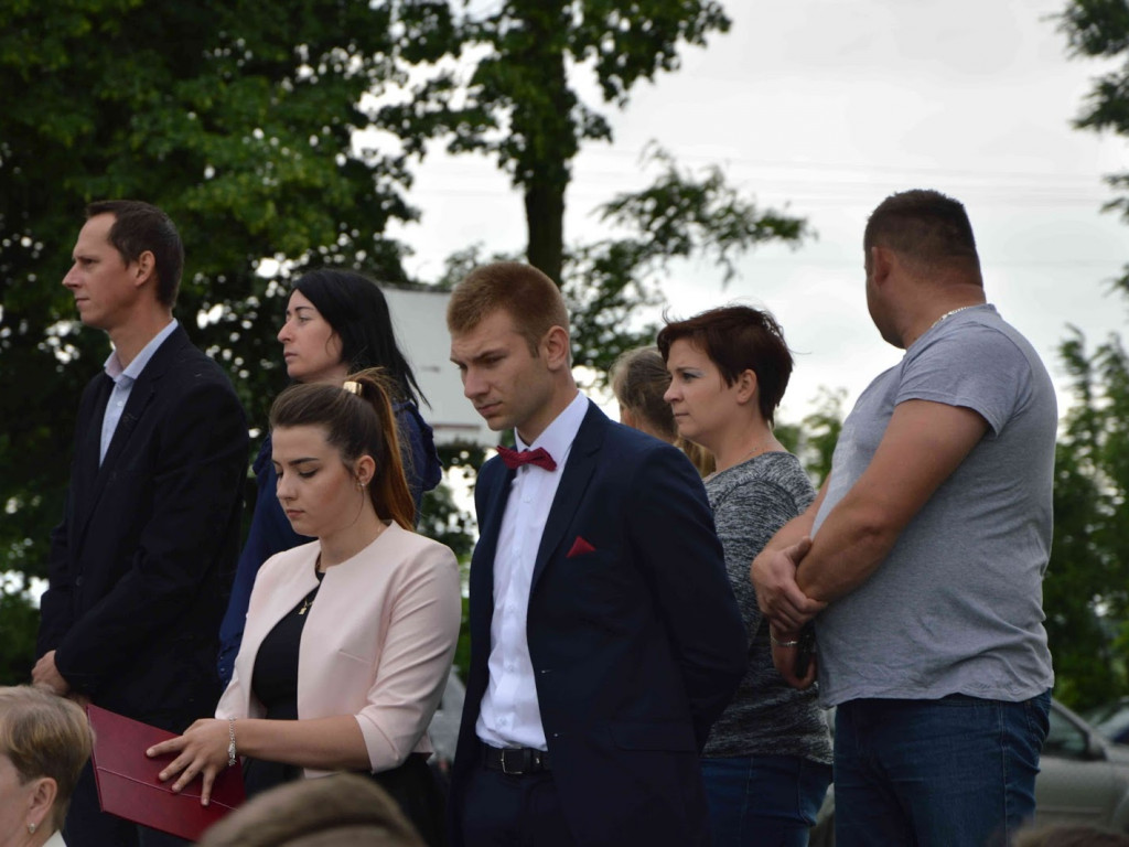 Racice; Uroczystości nadania imienia Niepublicznej Szkole Podstawowej w Racicach