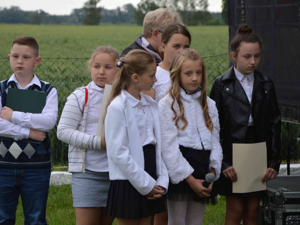 Racice; Uroczystości nadania imienia Niepublicznej Szkole Podstawowej w Racicach
