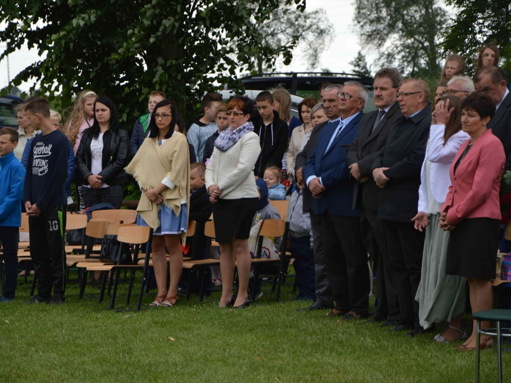 Racice; Uroczystości nadania imienia Niepublicznej Szkole Podstawowej w Racicach