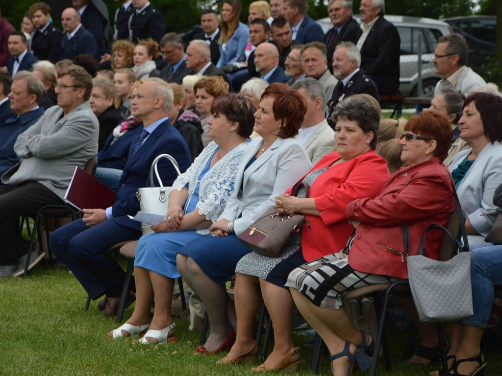 Racice; Uroczystości nadania imienia Niepublicznej Szkole Podstawowej w Racicach