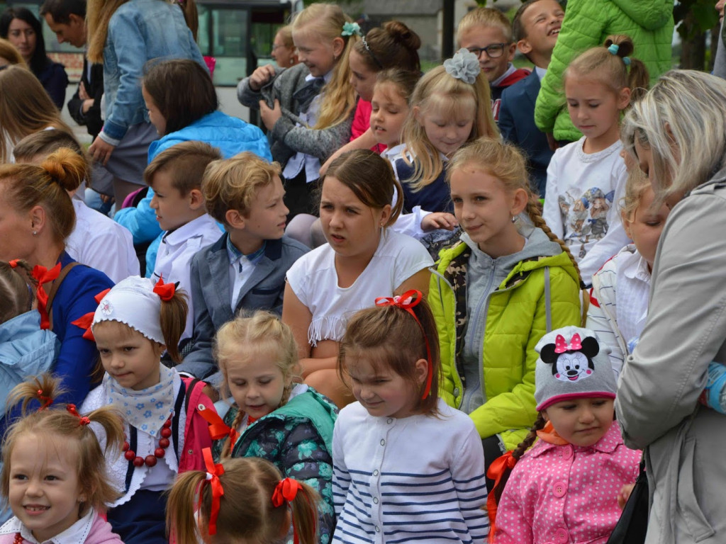 Racice; Uroczystości nadania imienia Niepublicznej Szkole Podstawowej w Racicach