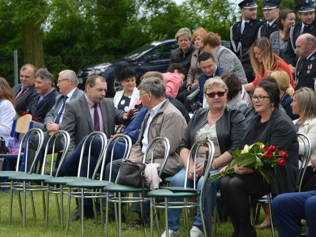 Racice; Uroczystości nadania imienia Niepublicznej Szkole Podstawowej w Racicach