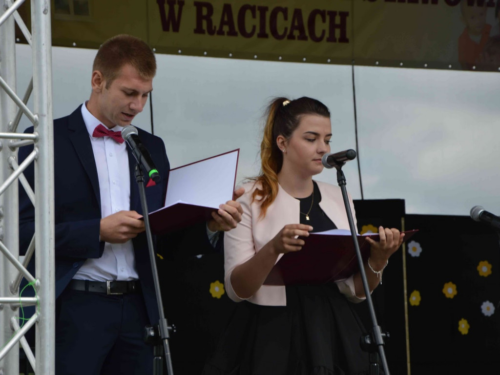 Racice; Uroczystości nadania imienia Niepublicznej Szkole Podstawowej w Racicach