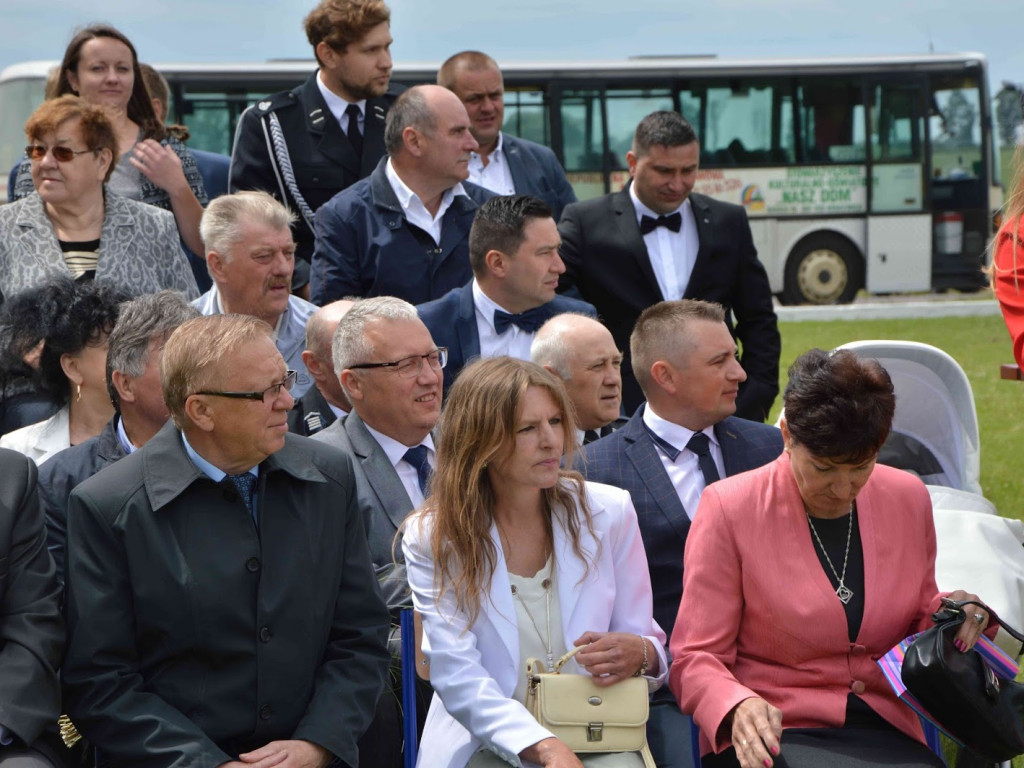 Racice; Uroczystości nadania imienia Niepublicznej Szkole Podstawowej w Racicach