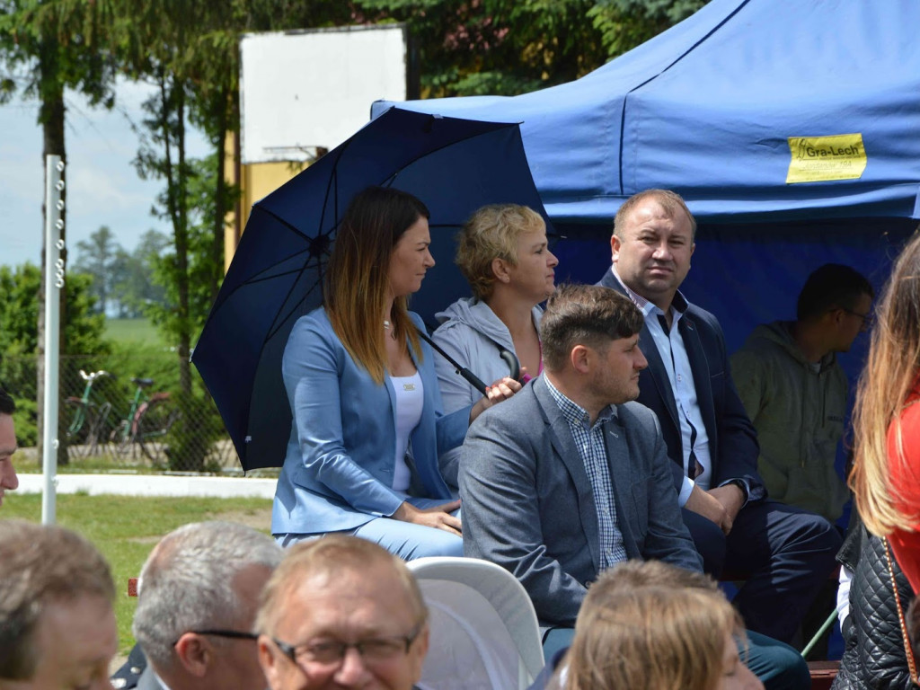 Racice; Uroczystości nadania imienia Niepublicznej Szkole Podstawowej w Racicach