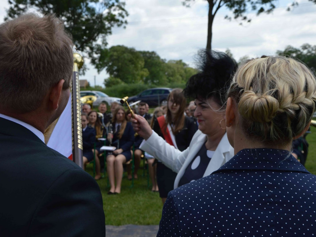 Racice; Uroczystości nadania imienia Niepublicznej Szkole Podstawowej w Racicach