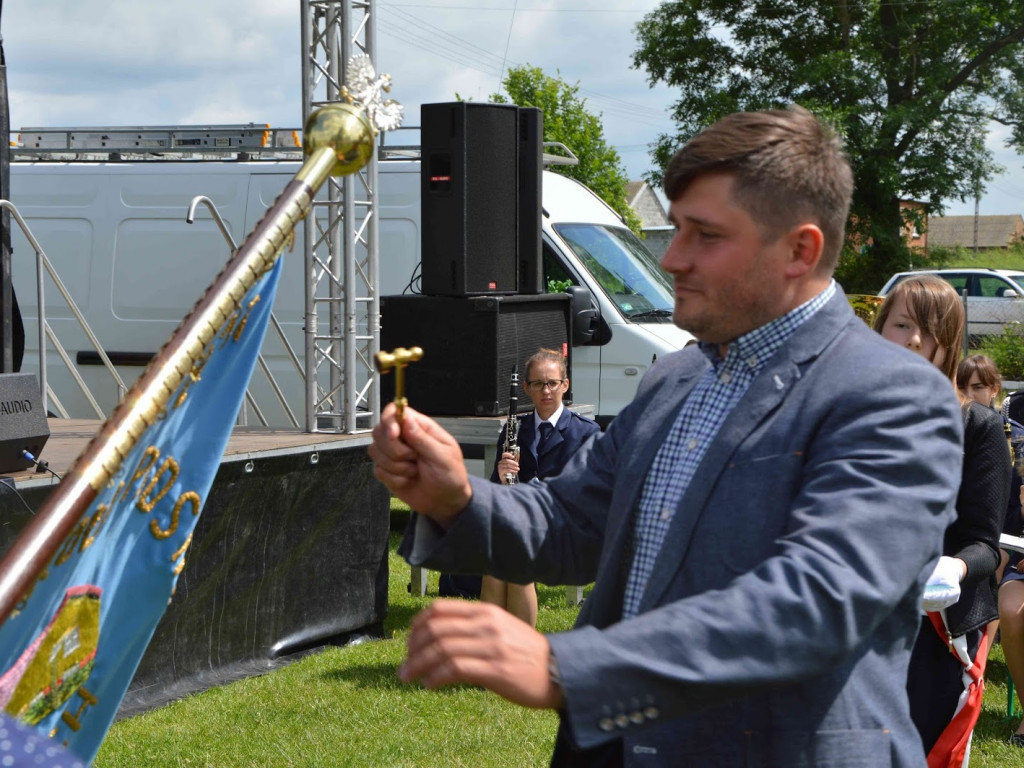 Racice; Uroczystości nadania imienia Niepublicznej Szkole Podstawowej w Racicach